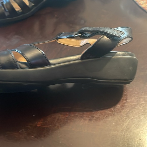 Women’s Naturalizer black shoes - Picture 6 of 6